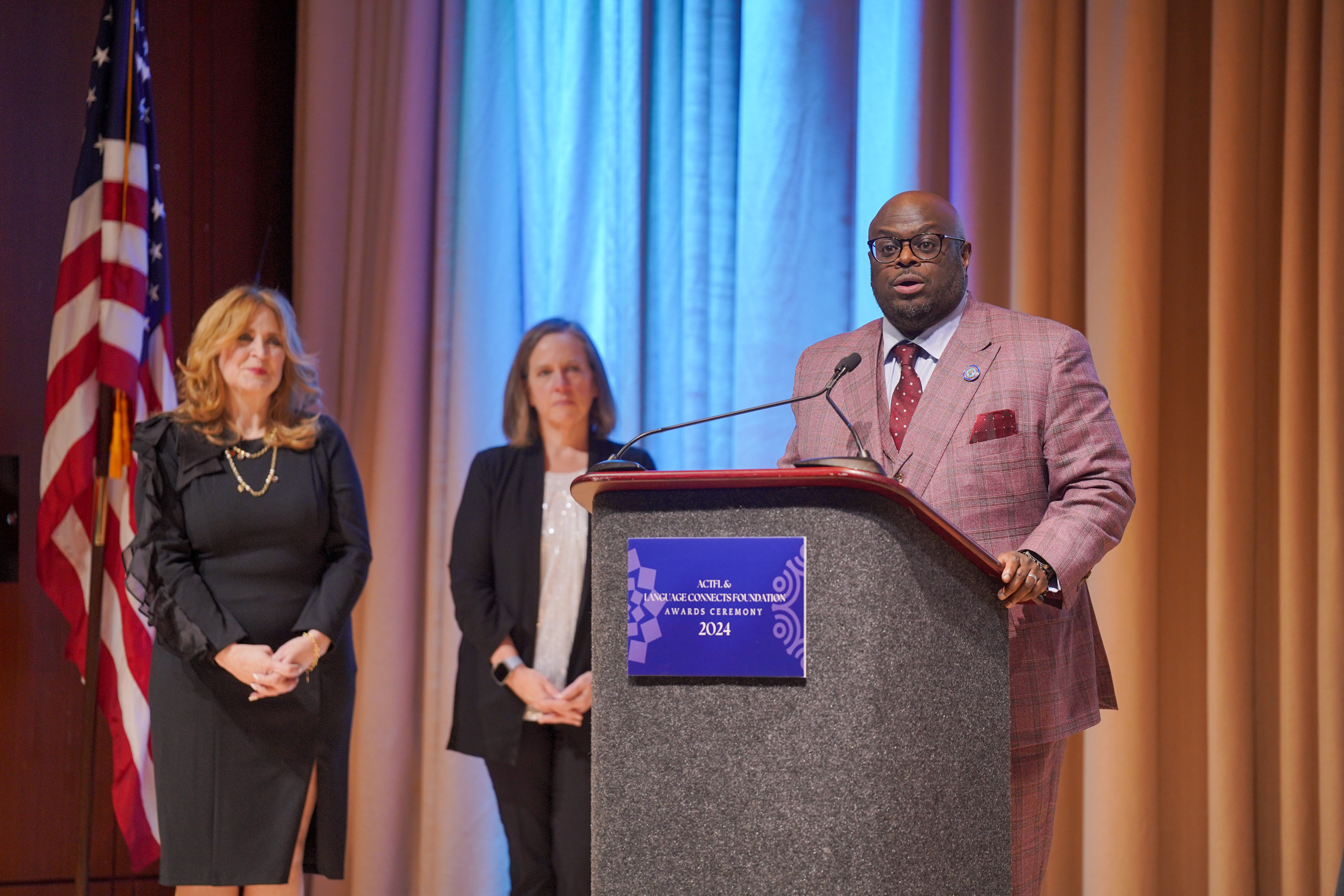 DSU President Tony Allen speaking after accepting the ACTFL Award on behalf of the Dept. of Languages & Literature.