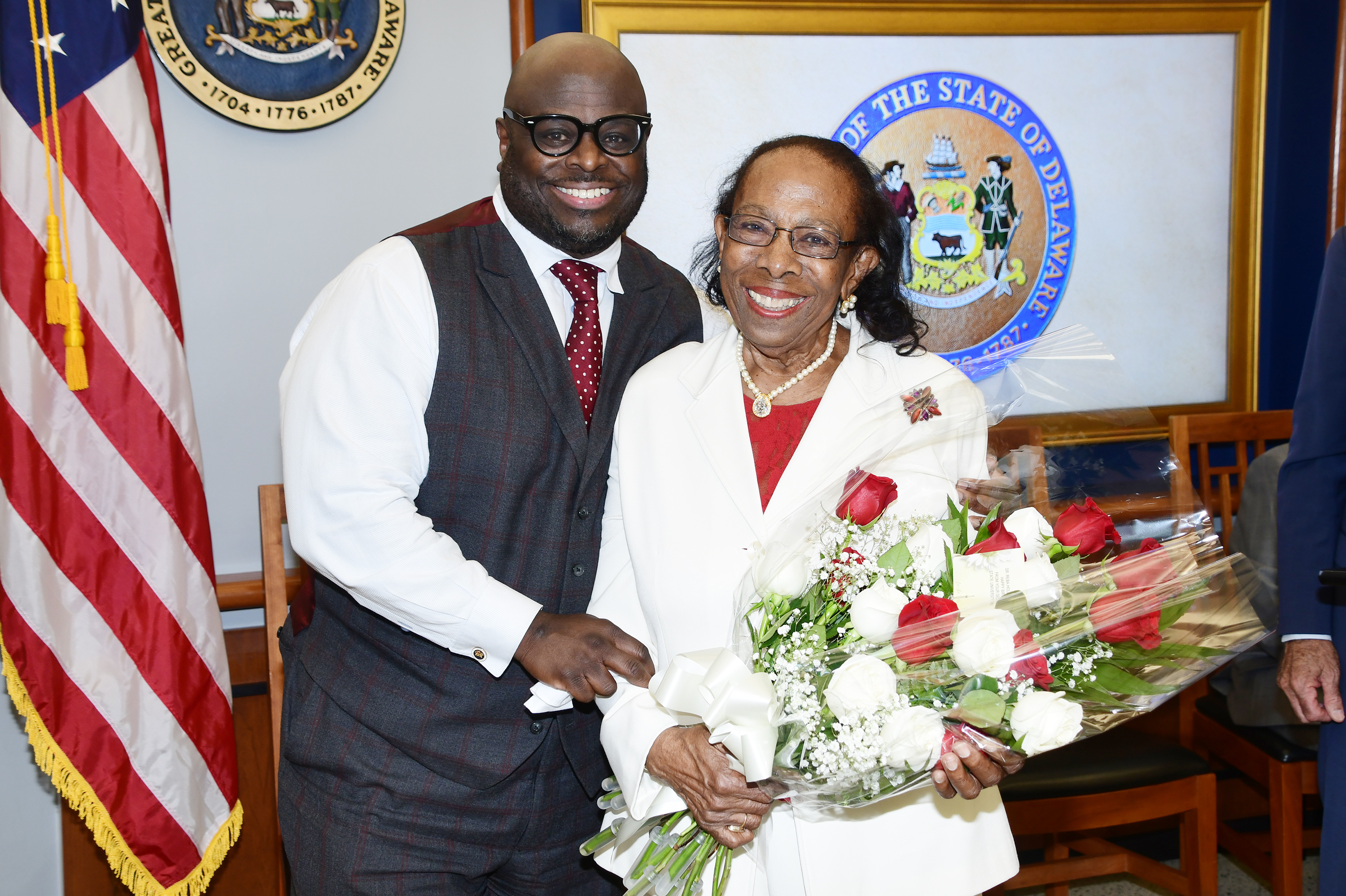 DSU President Tony Allen presented Dr. Hollingsworth with a bouquet of roses.