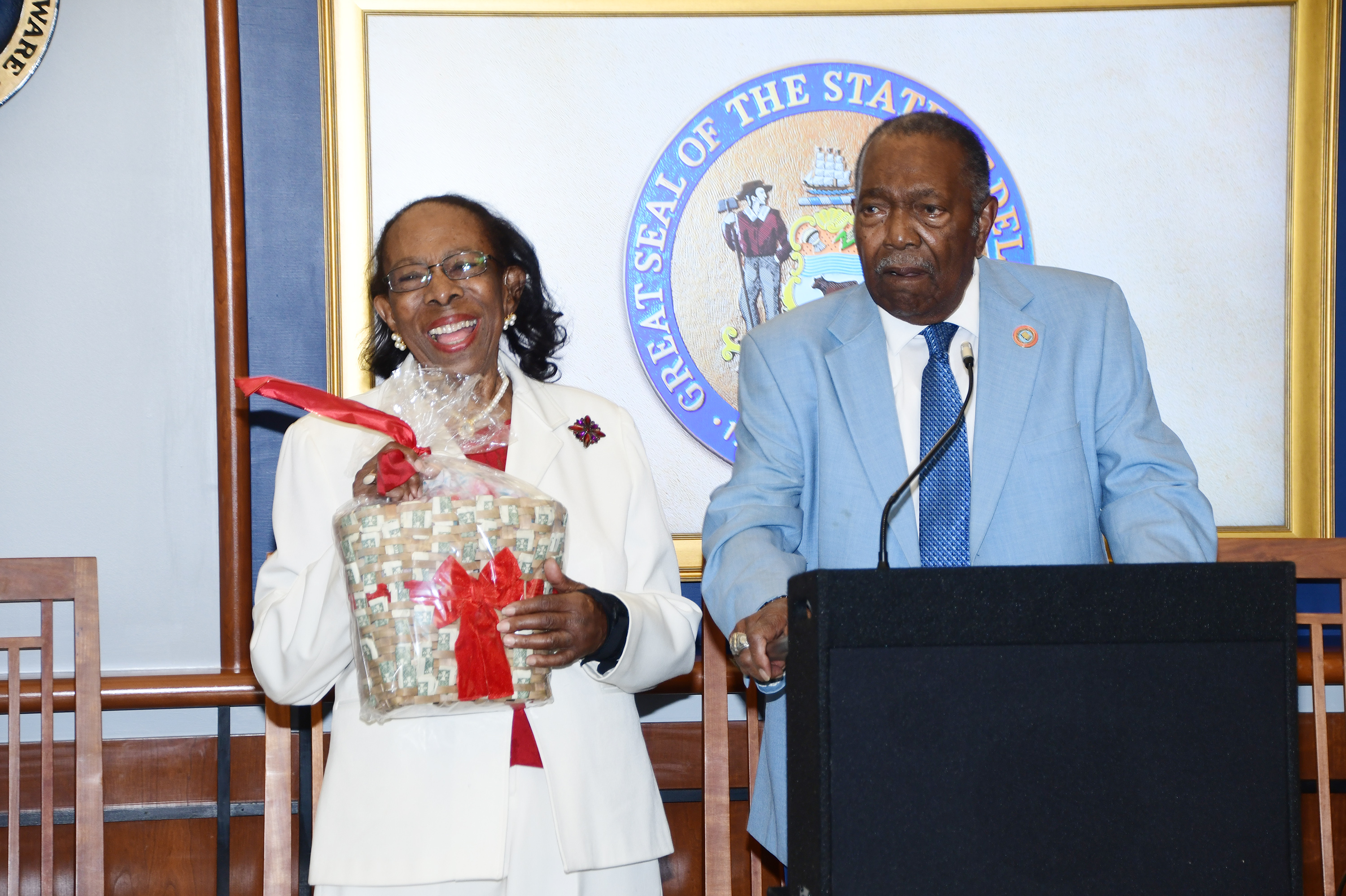 DSU alumnus Frank Marshall presented Dr. Hollingsworth with a bag moment in honor of her 98th birthday.